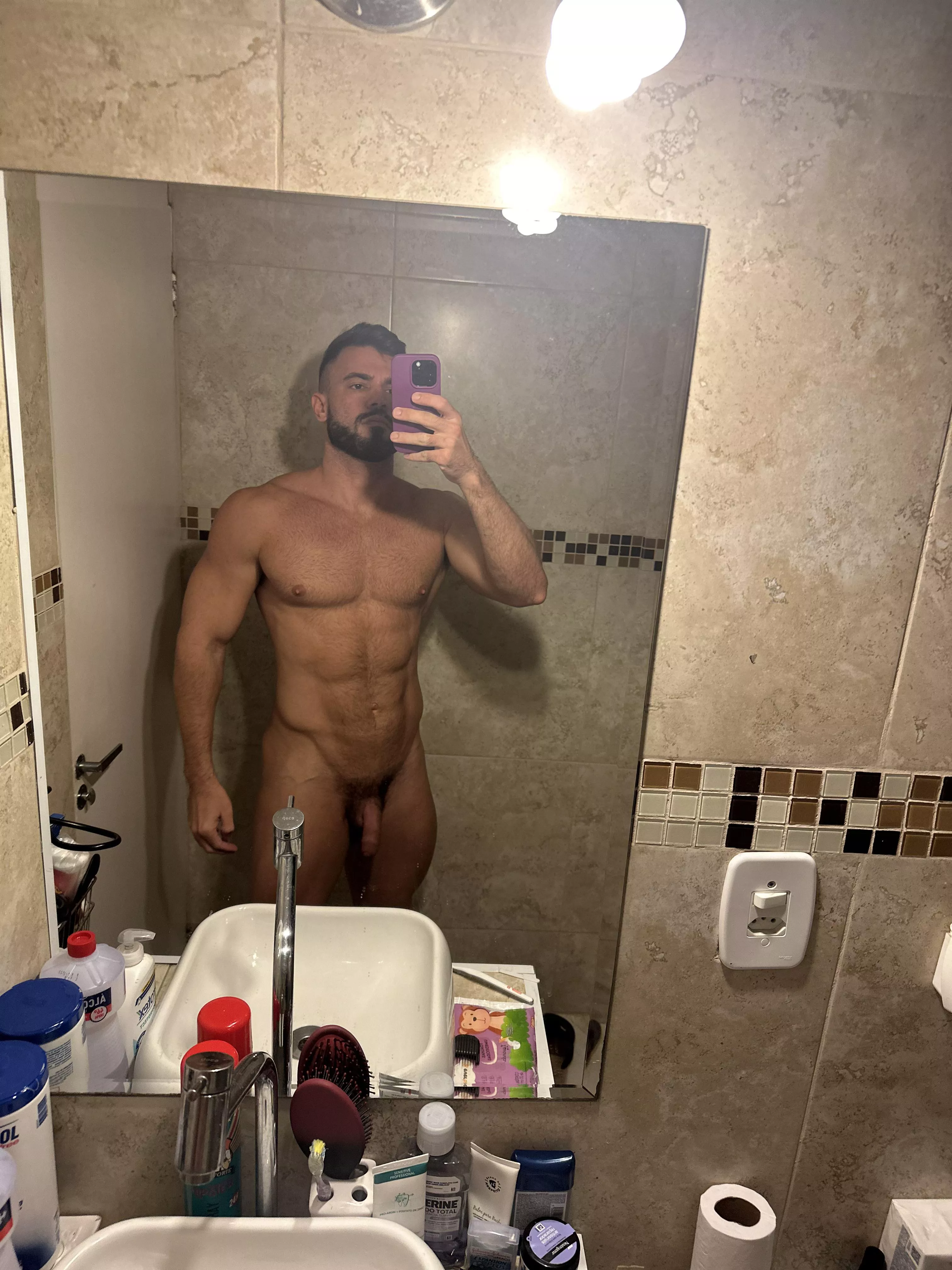 Who is up to cuddle with me tonight? (33) posted by italofassin