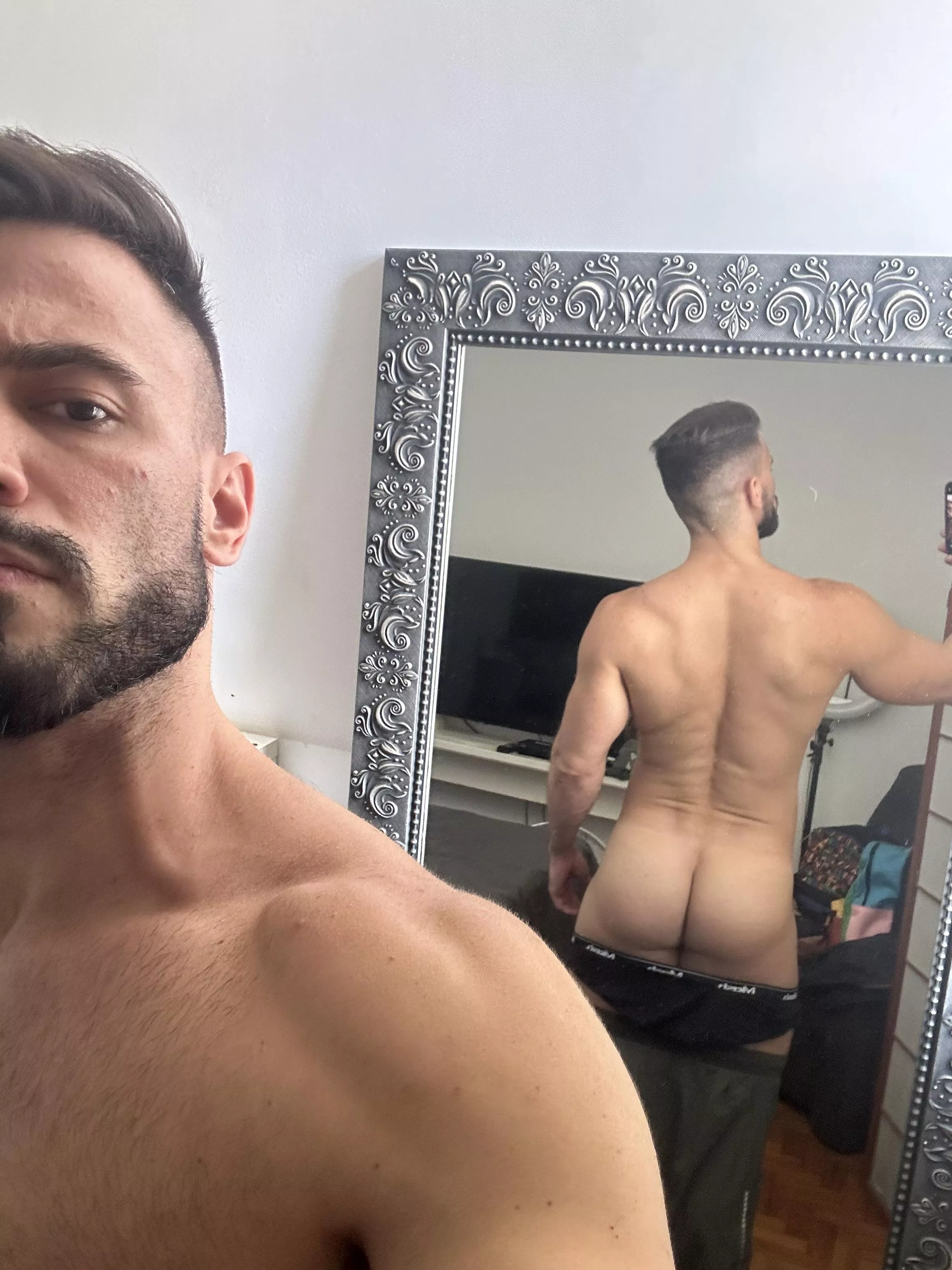 Who is up to cuddle with me tonight? posted by italofassin