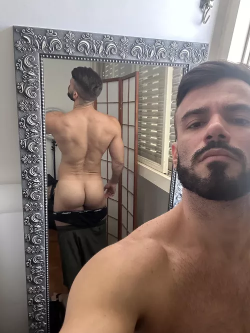 Who is up to cuddle with me tonight? by italofassin