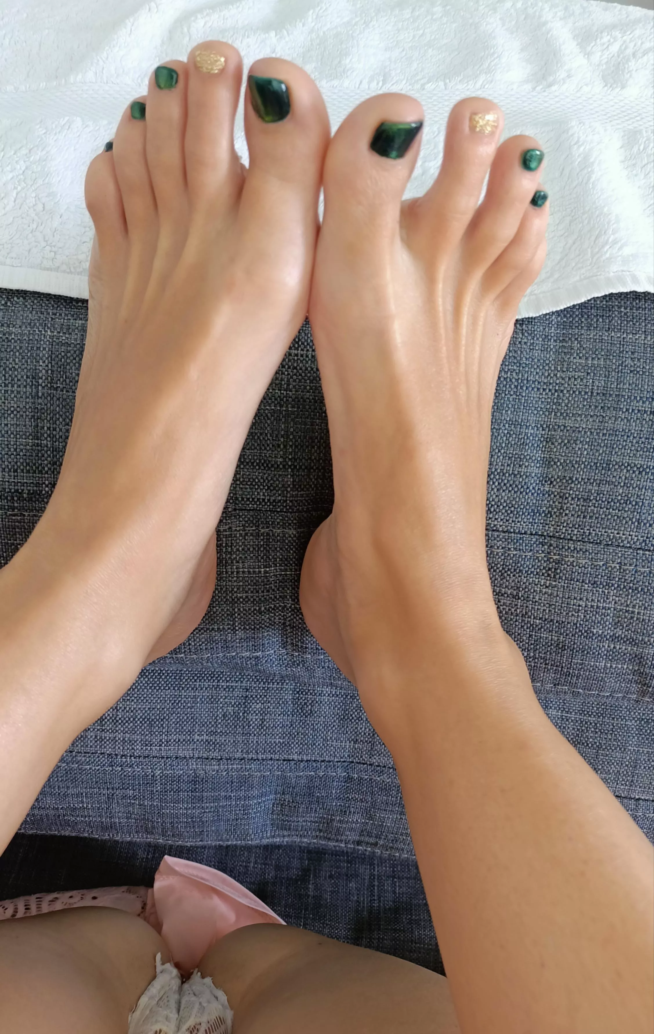 Would you worship my toes if I  ask ;) posted by froilen08