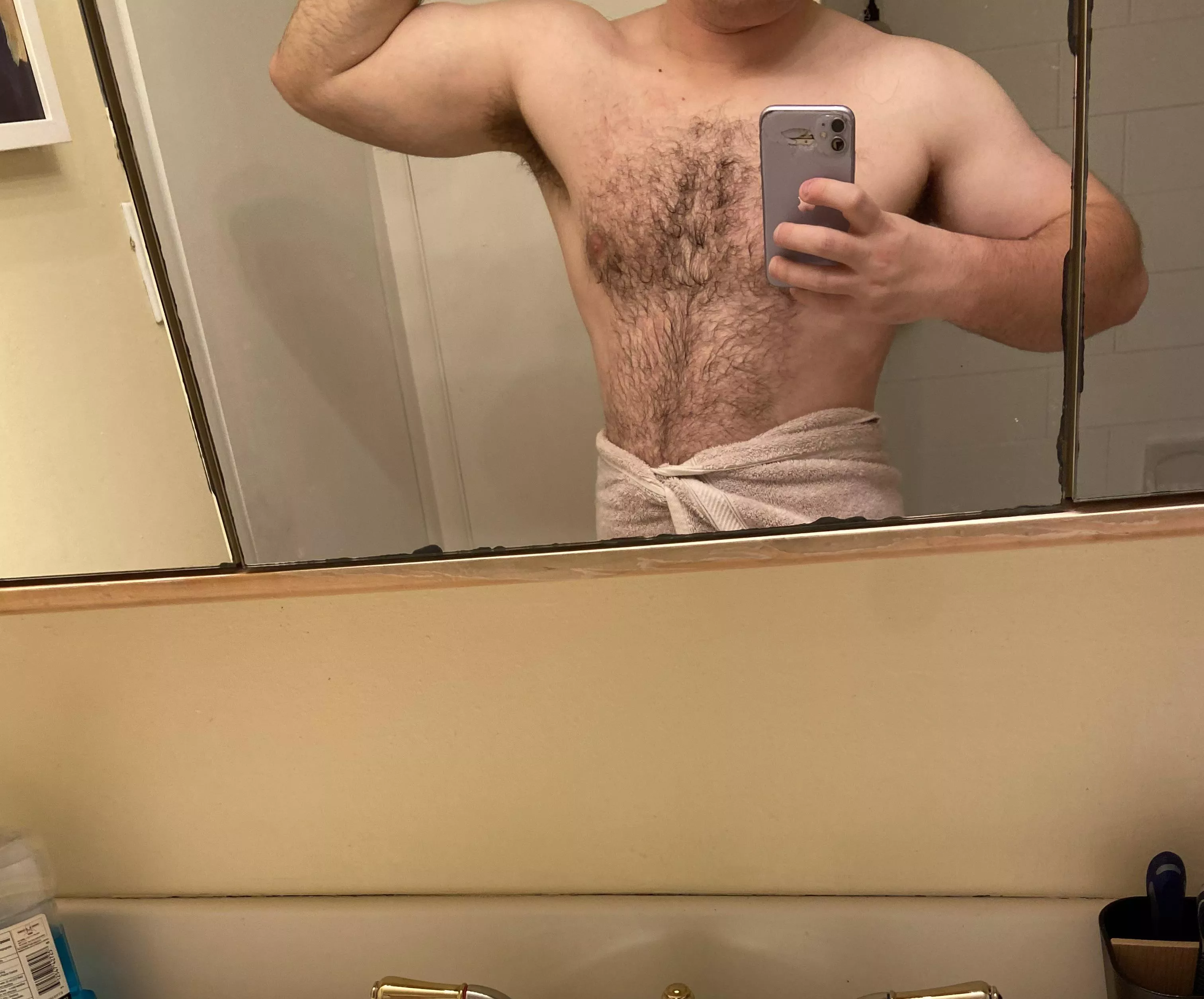 (25) Dom hairy top looking for a hot bottom boy , HMU ;)  posted by Tiny-Macaroon3727