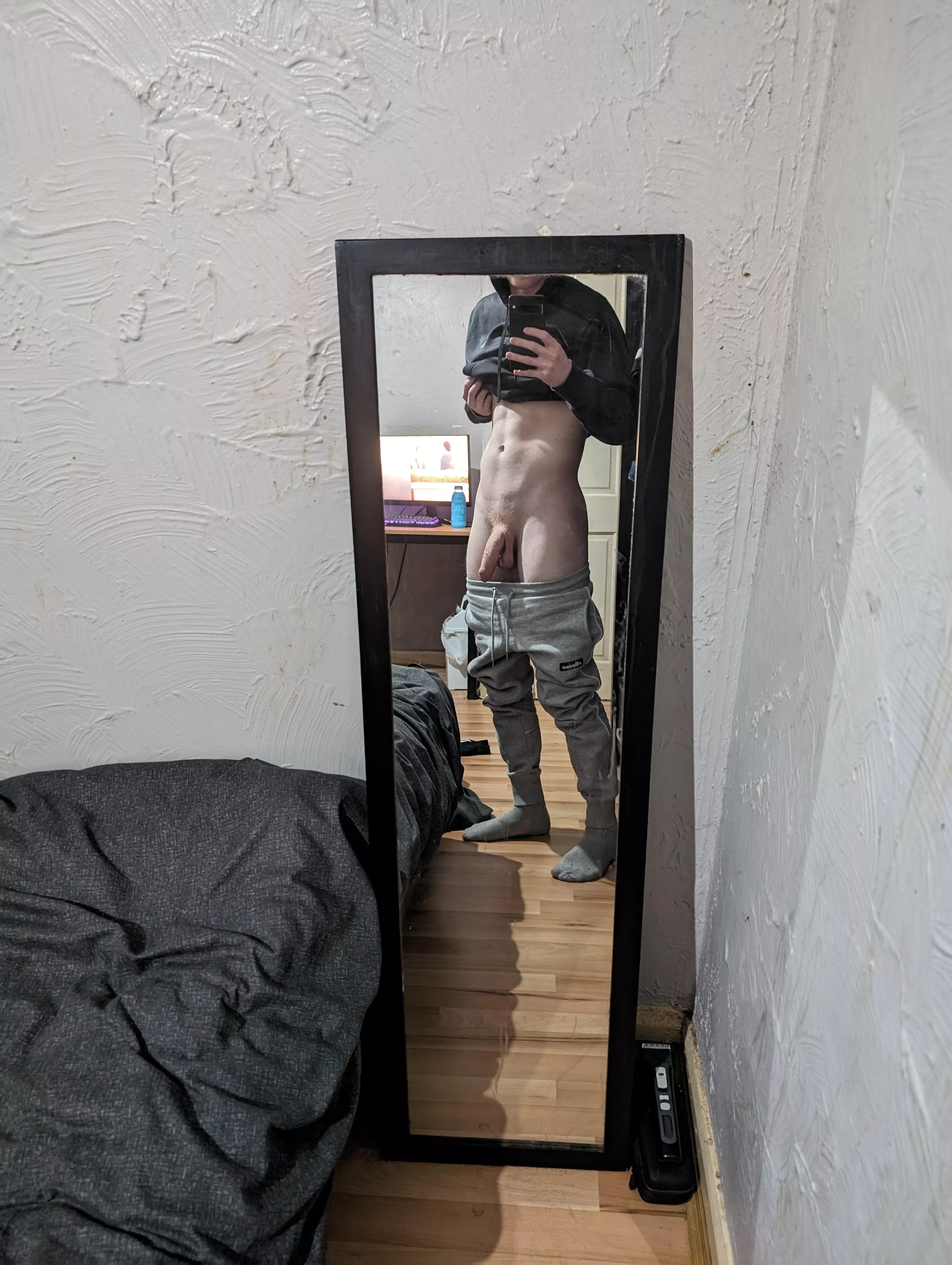 Big white Softy 🫢 posted by BoredBigDickx