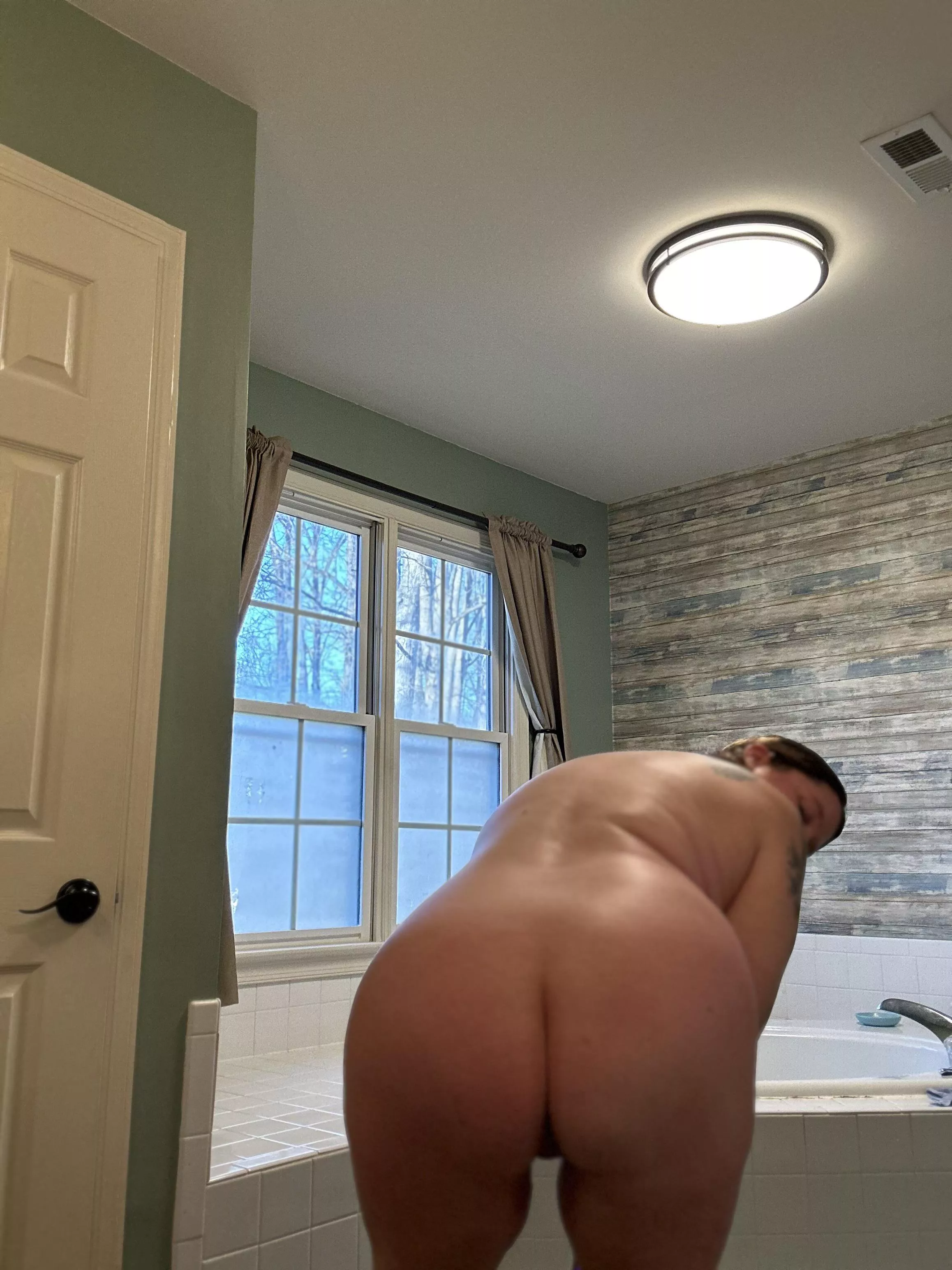 Fresh out of the bath and ready to play posted by mygoodwetness