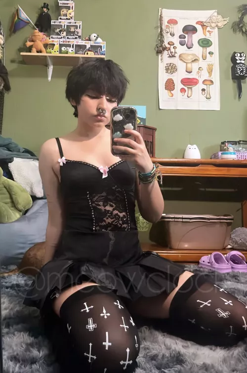 hiii, heard ya like fem boys c: by meowclock
