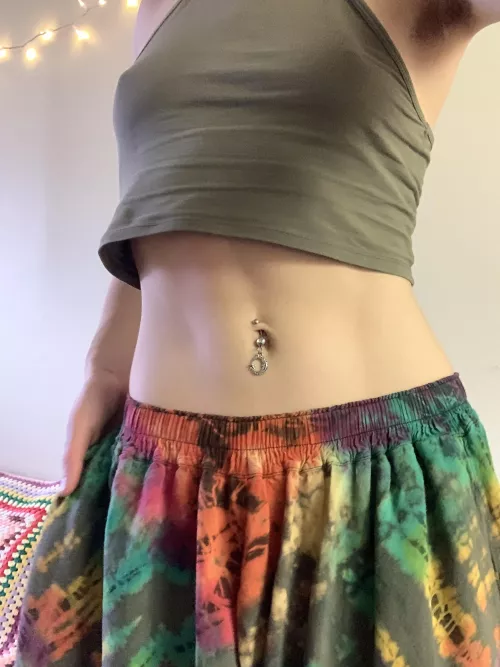 hippie girl with a pierced belly button :) by fr0ntb0tt0ms_wh0re