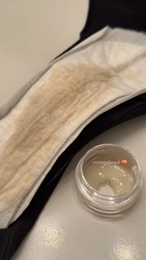 How I soak through liners in a single day with an extra helping on the side 🫦 by creamsofpeach