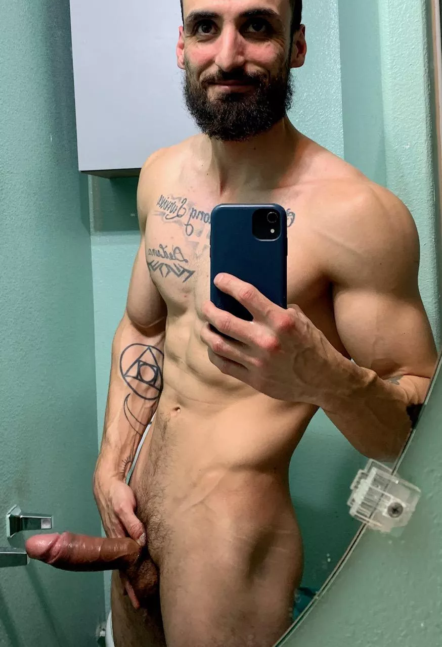 32 [m] ready to breed! and settle down . this might be the wrong way to go about it but oh well :) posted by Additional_Example93