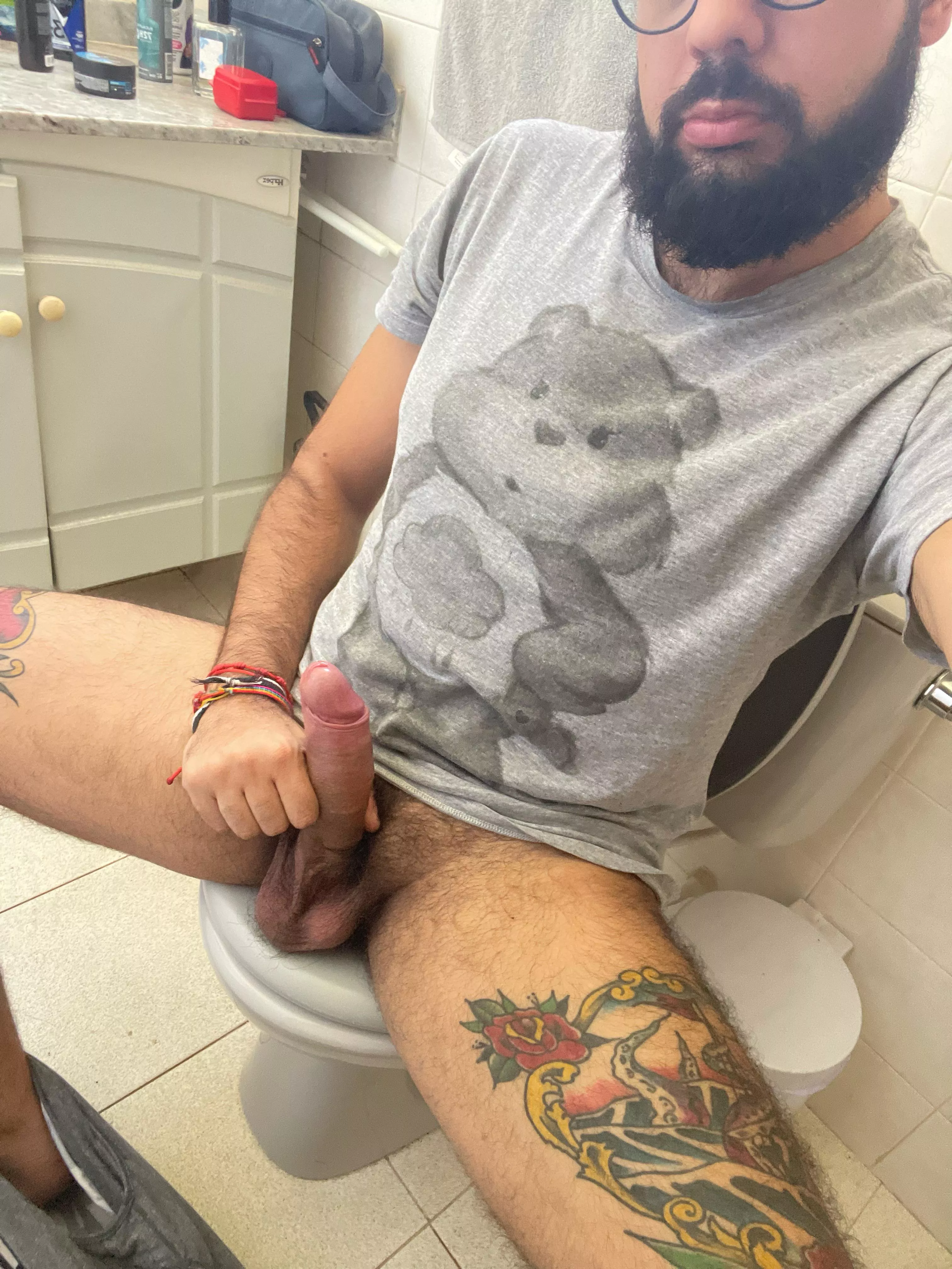 33 [m4m]hairy guy into edging while trading nudes with face in them. No live calls. Pics in profile. Long term is a plus. Snapchat: mg244512. posted by ginnyk13