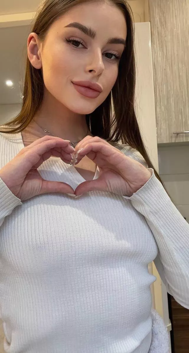 A big cock in her hands is what she wants posted by Existing-Arachnid-92