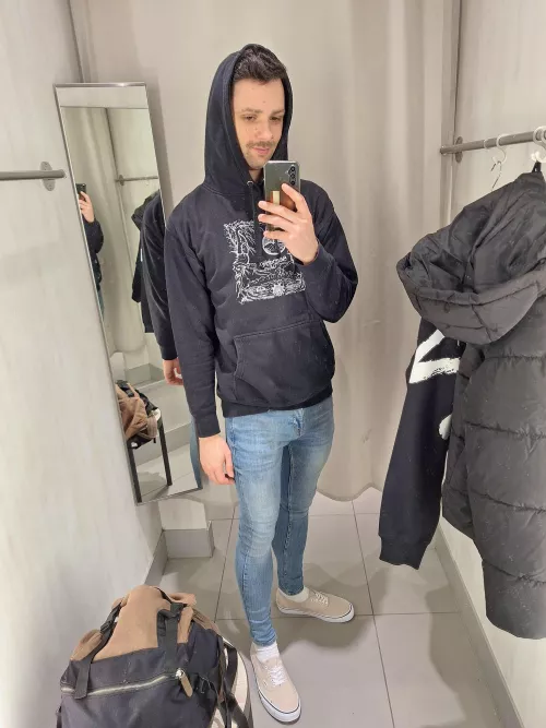 A selfie in the changing room never hurts! by Kironos