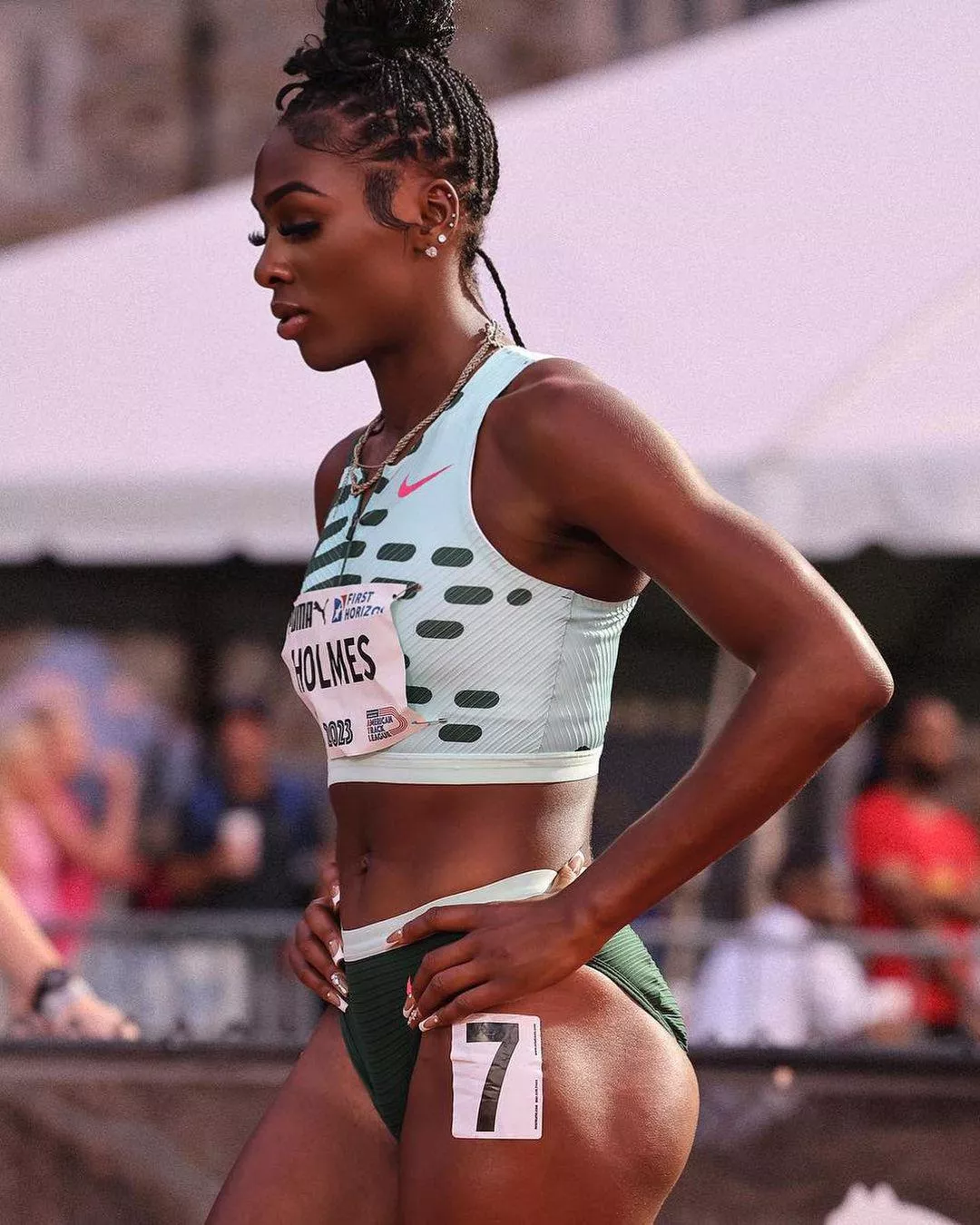 Alexis Holmes - American Runner posted by Nyashipps