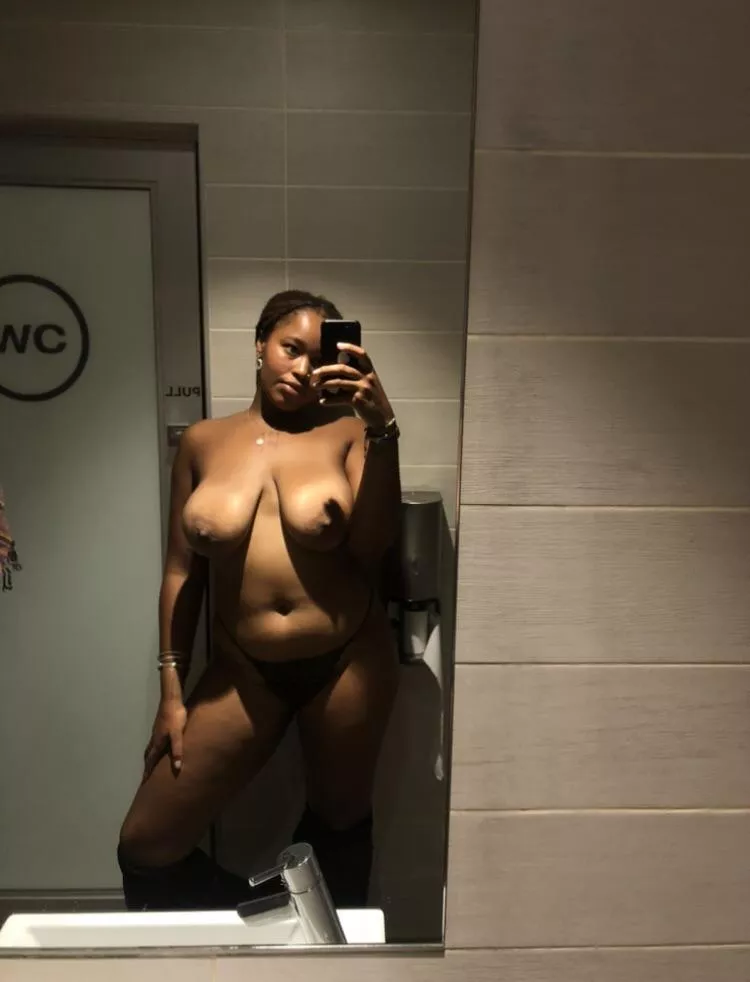 Been a hot horny minute.  posted by Mermaiddiaries