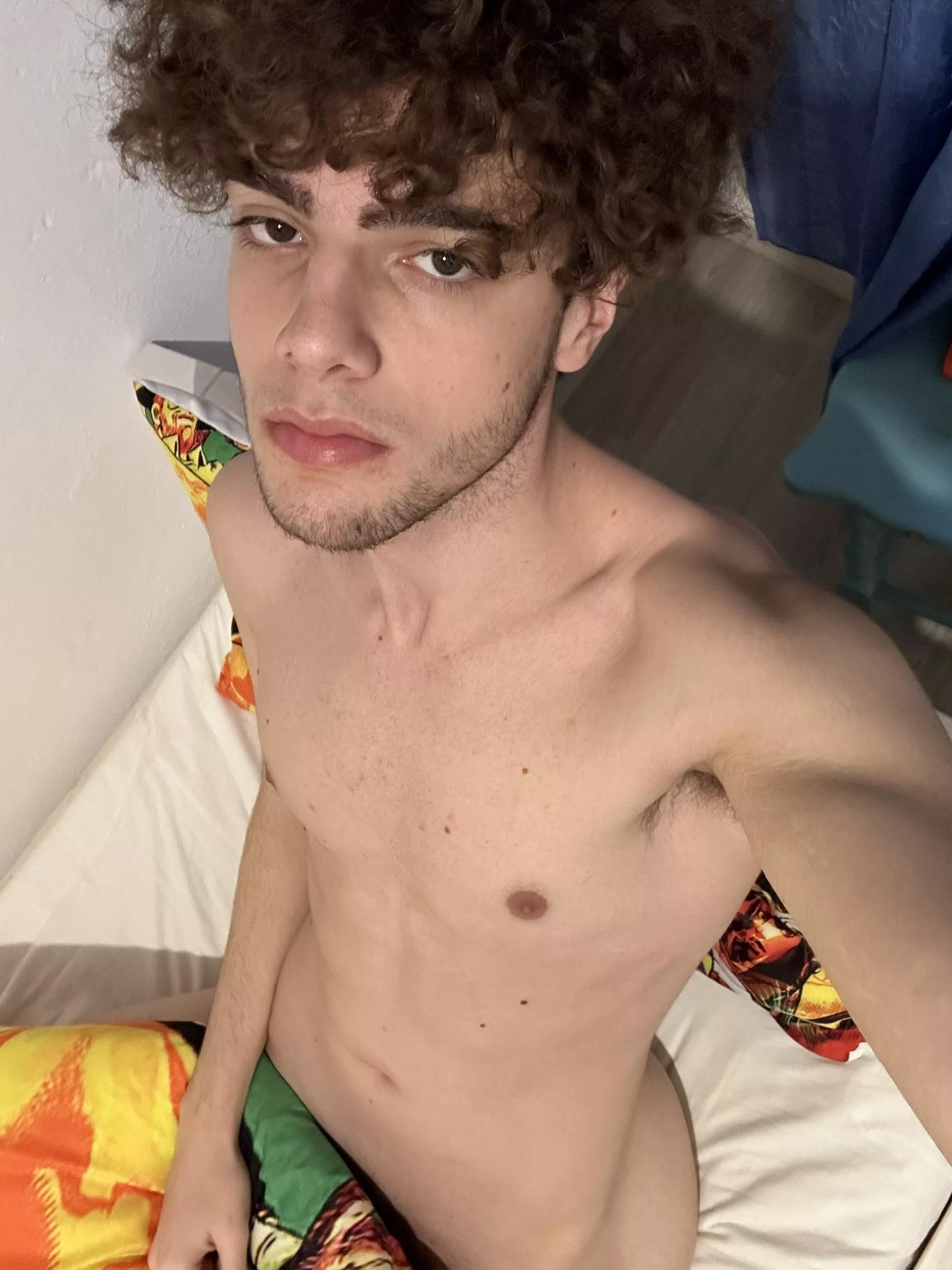 Come with me in the bed🥰 posted by ema0505