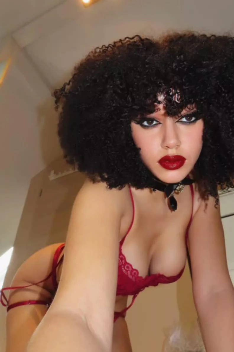 Down for a quickie? posted by Samiraxoxodarky