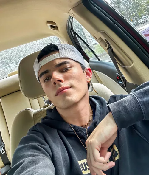 Hope everyone is having a good day 👌 by TattedStudent