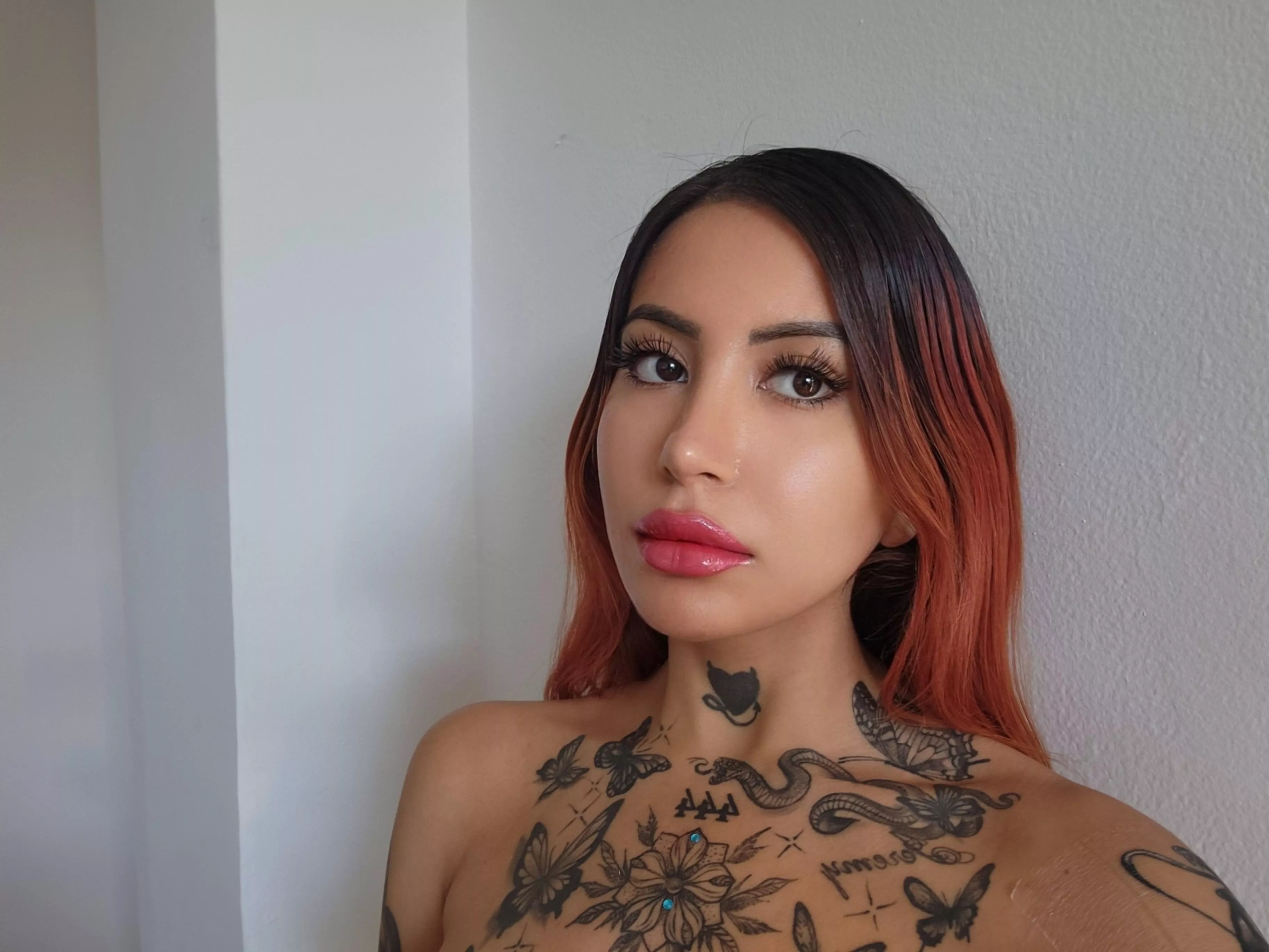 how about a Latina teen for your dinner? posted by marinababeok