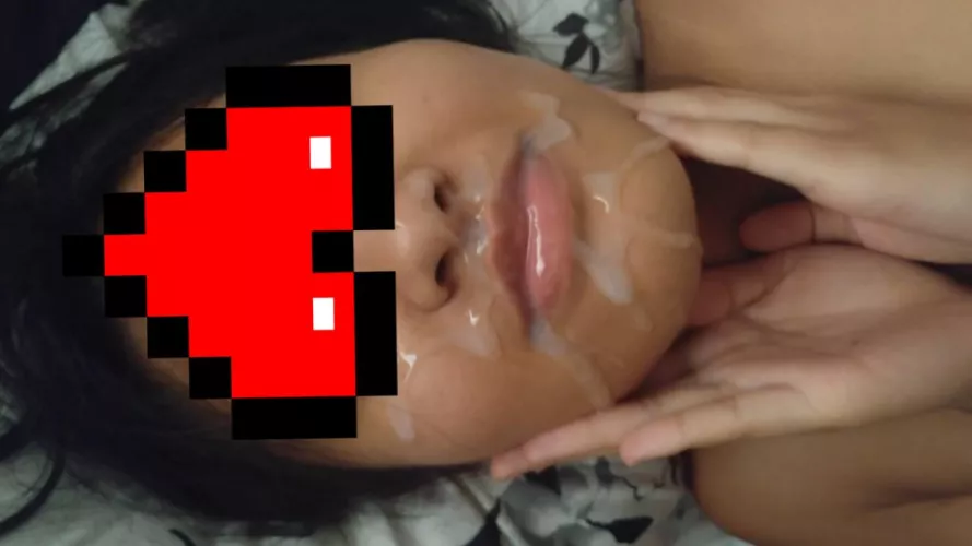 I love when she take it on her face! F28/M27 by SpicyPhoLove