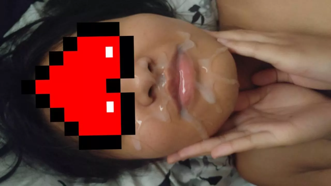 I love when she take it on her face! F28/M27 posted by SpicyPhoLove