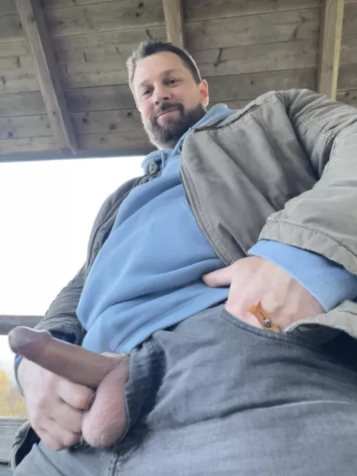 I once heard that good friends help each other out. Do you see it the same way?  by Top_Handle2768