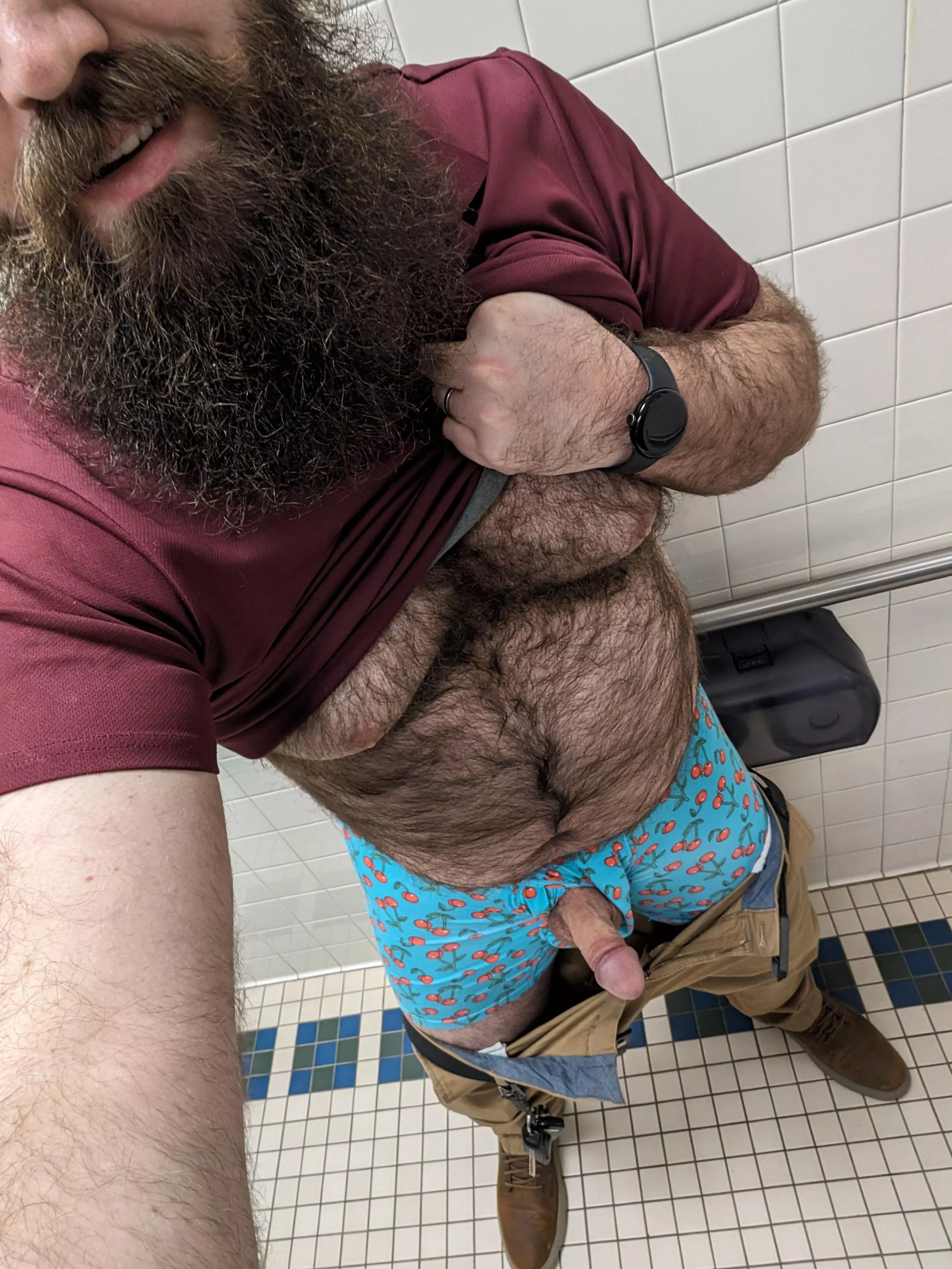 It's Monday, you know what that means... back in the office. Who wants to bring their IT guy some coffee? I have plenty of cream for yours. 😏😈 posted by BeardedAnonnn