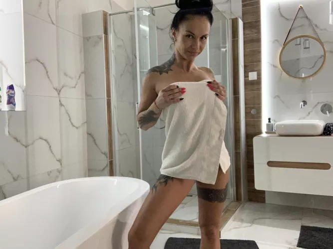 Let's do a steamy bath by Beautiful-Spare8090