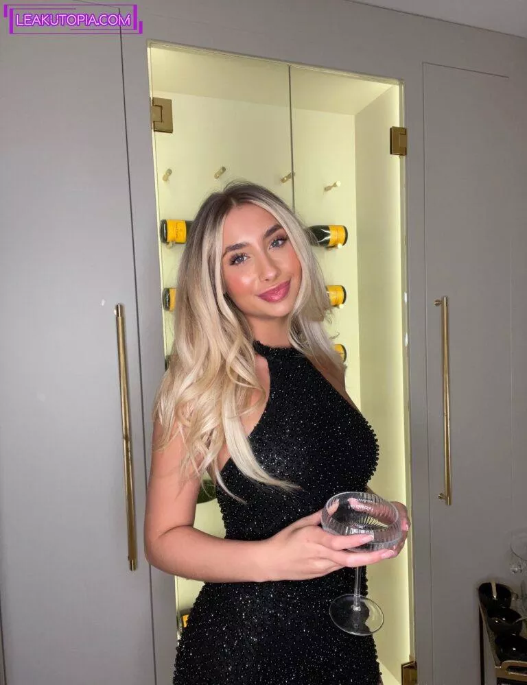 Lily Phillips posted by noshore4me