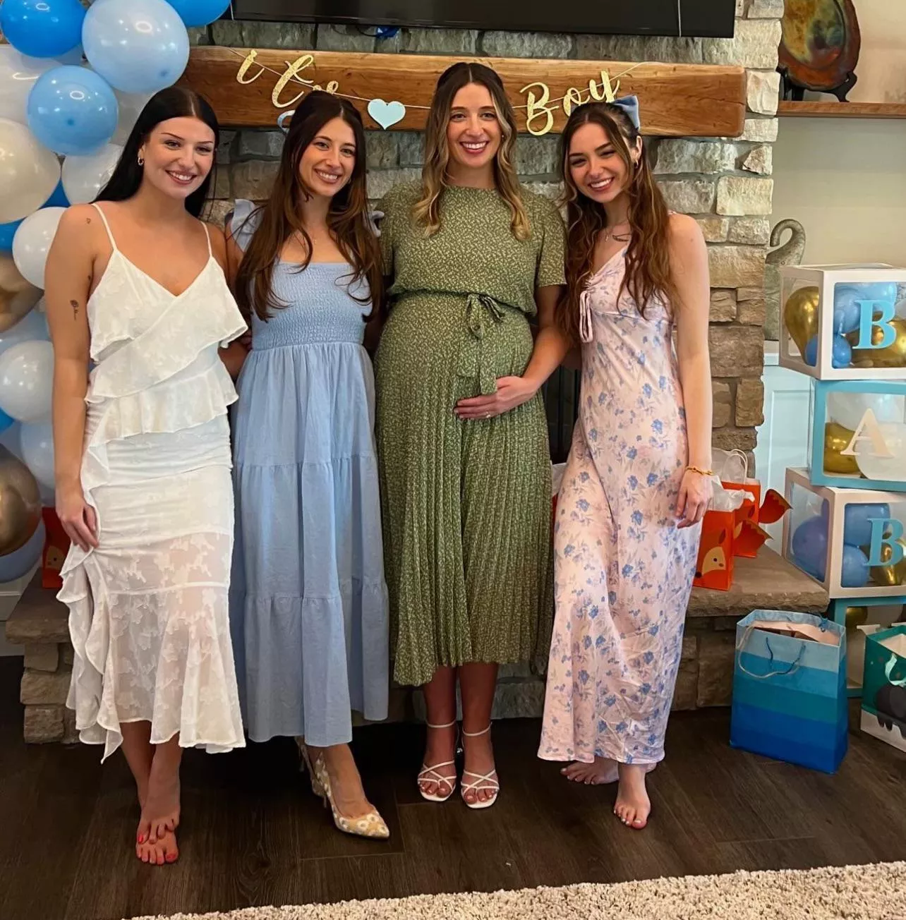 Long dresses posted by BingB0ngBoi