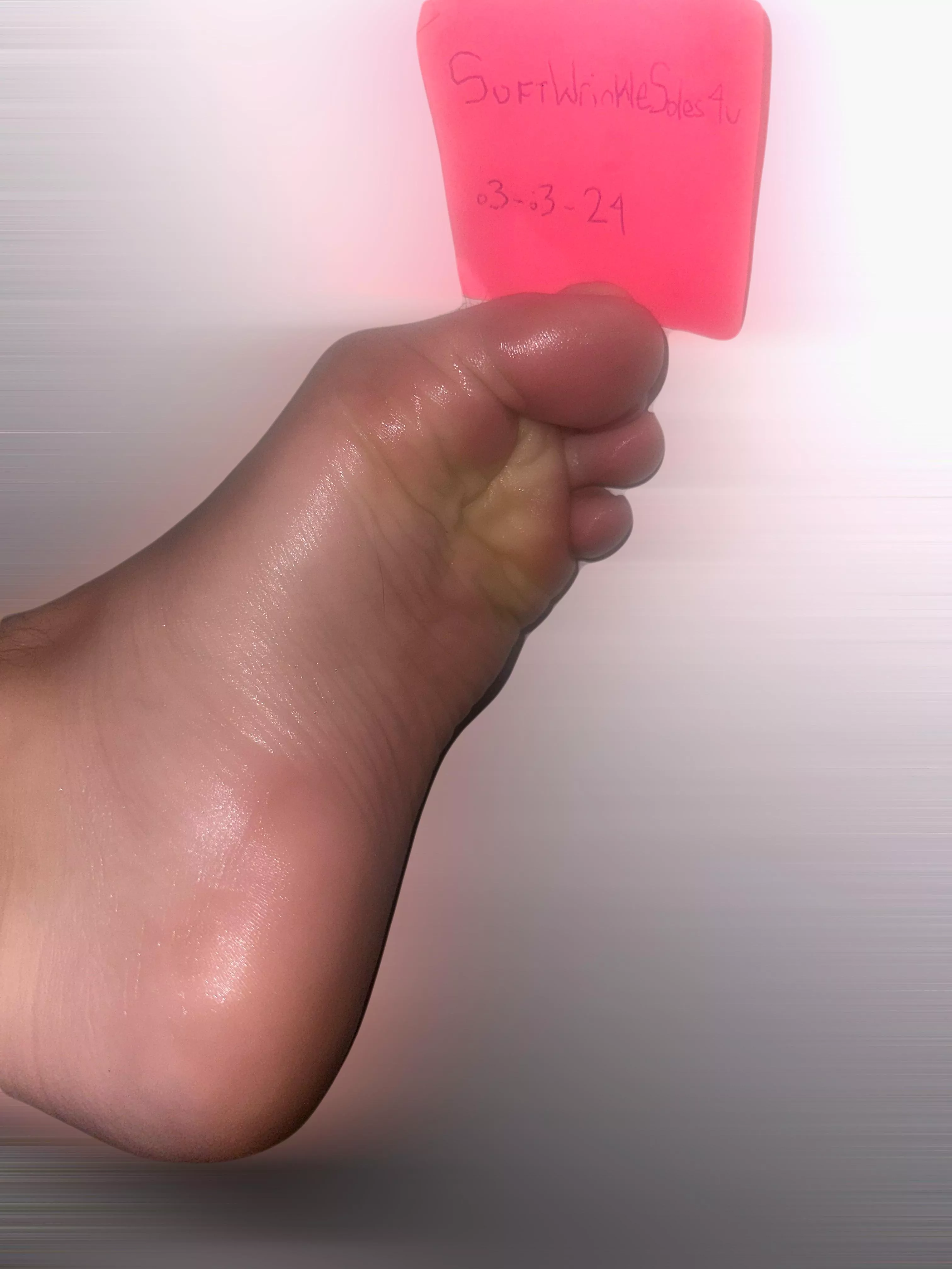 Oily soles posted by SoftWrinkleSoles4U