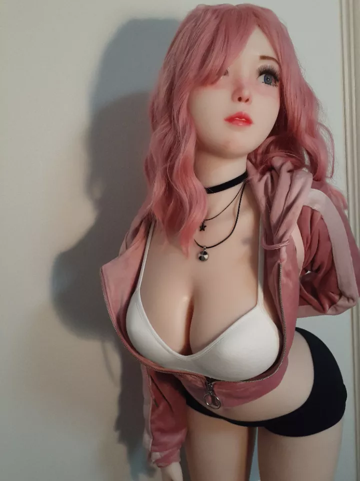 Pinkish babe posted by Kichan25