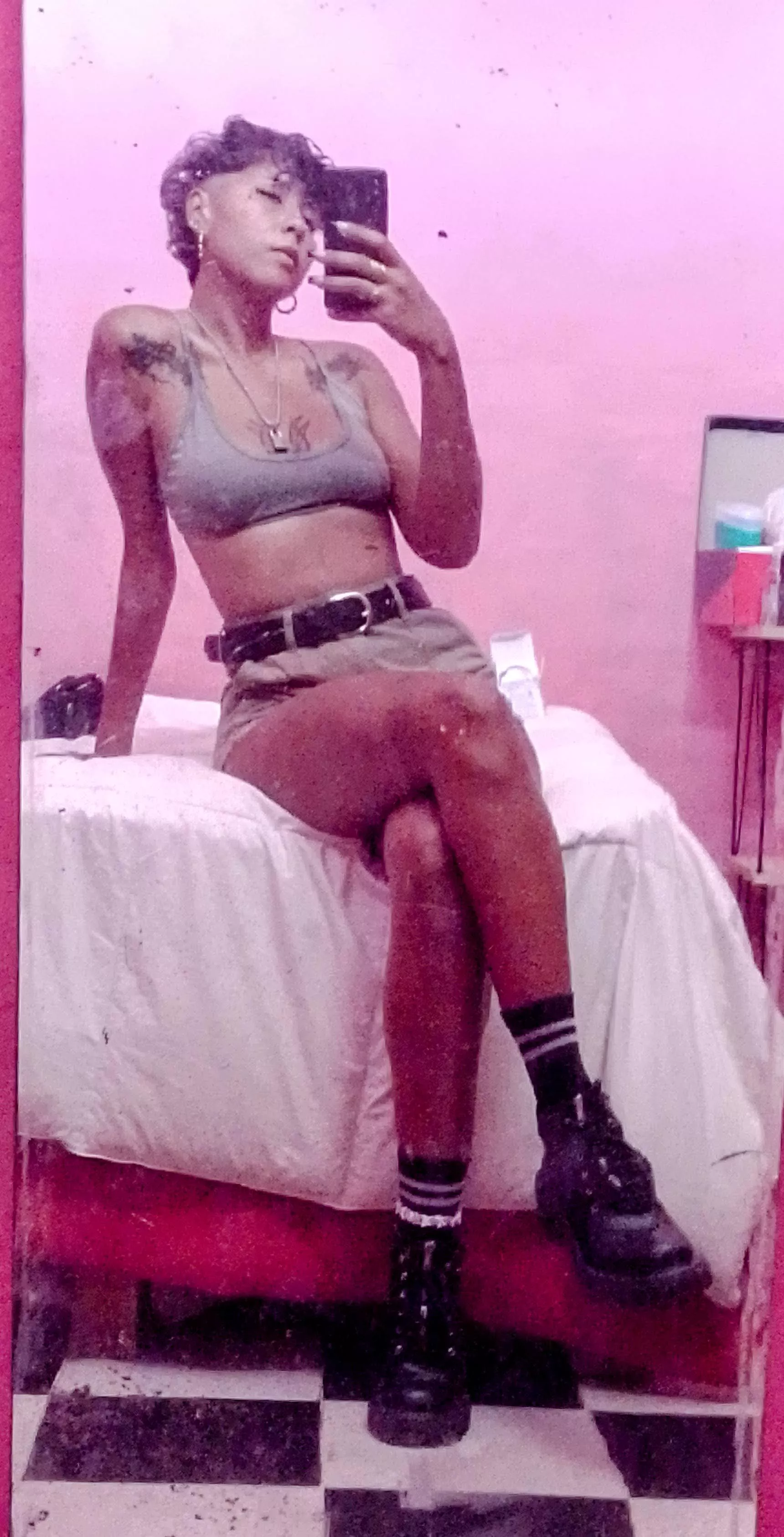 Sending you pics until you fall in love with me posted by shampozero