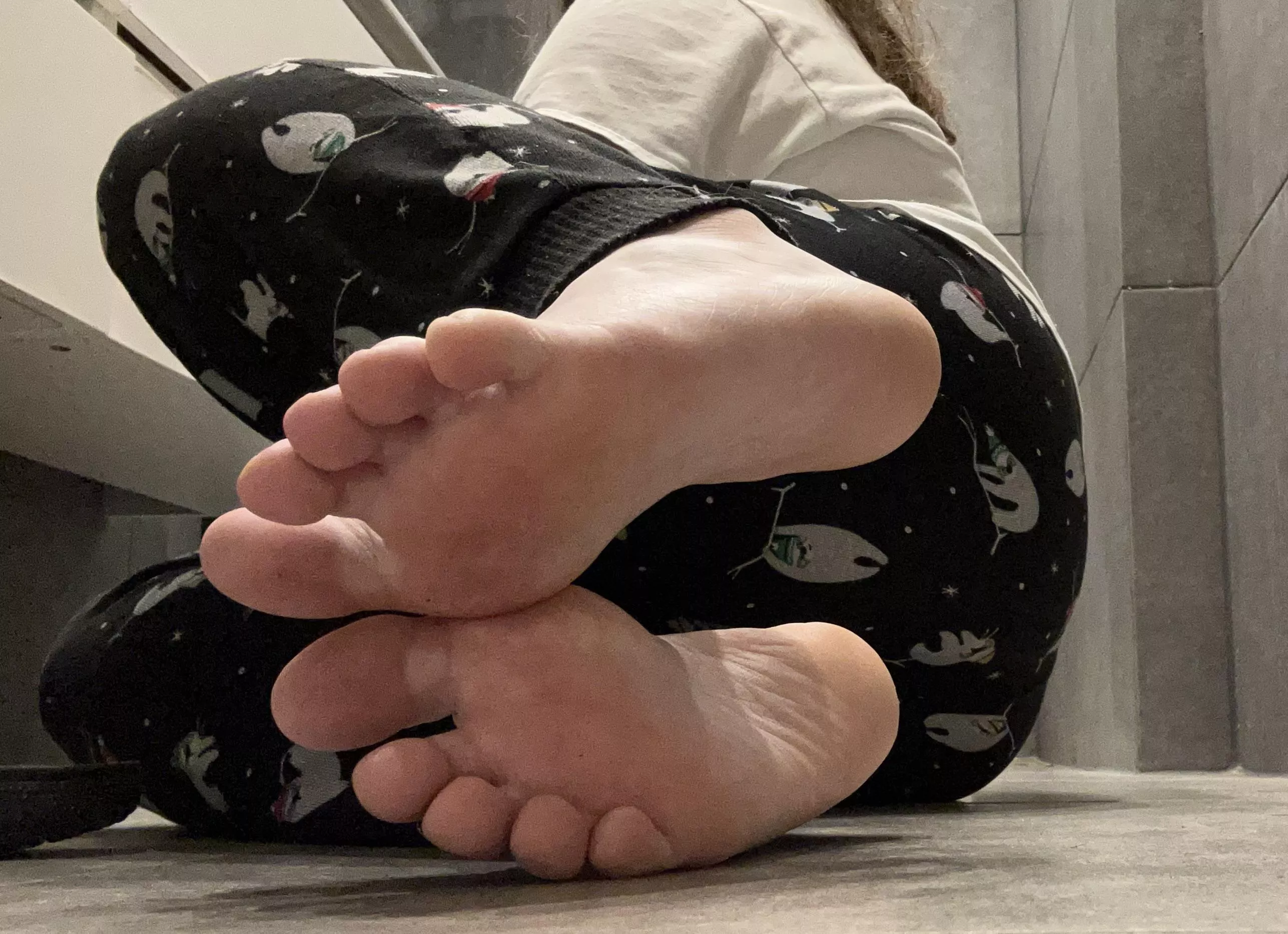 Smell and lick my inner soles for maximum sweetness posted by Moon-Sugar-Soles197