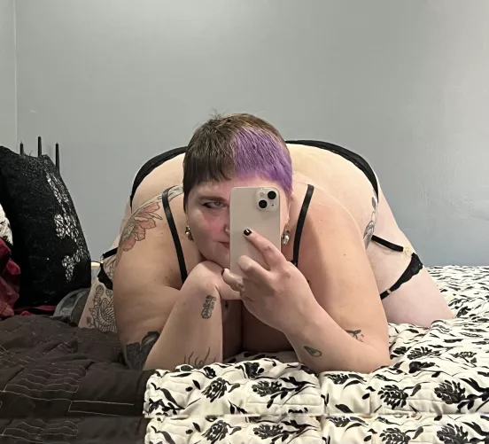 You know you wanna be behind me 😈 by fuckgnomes