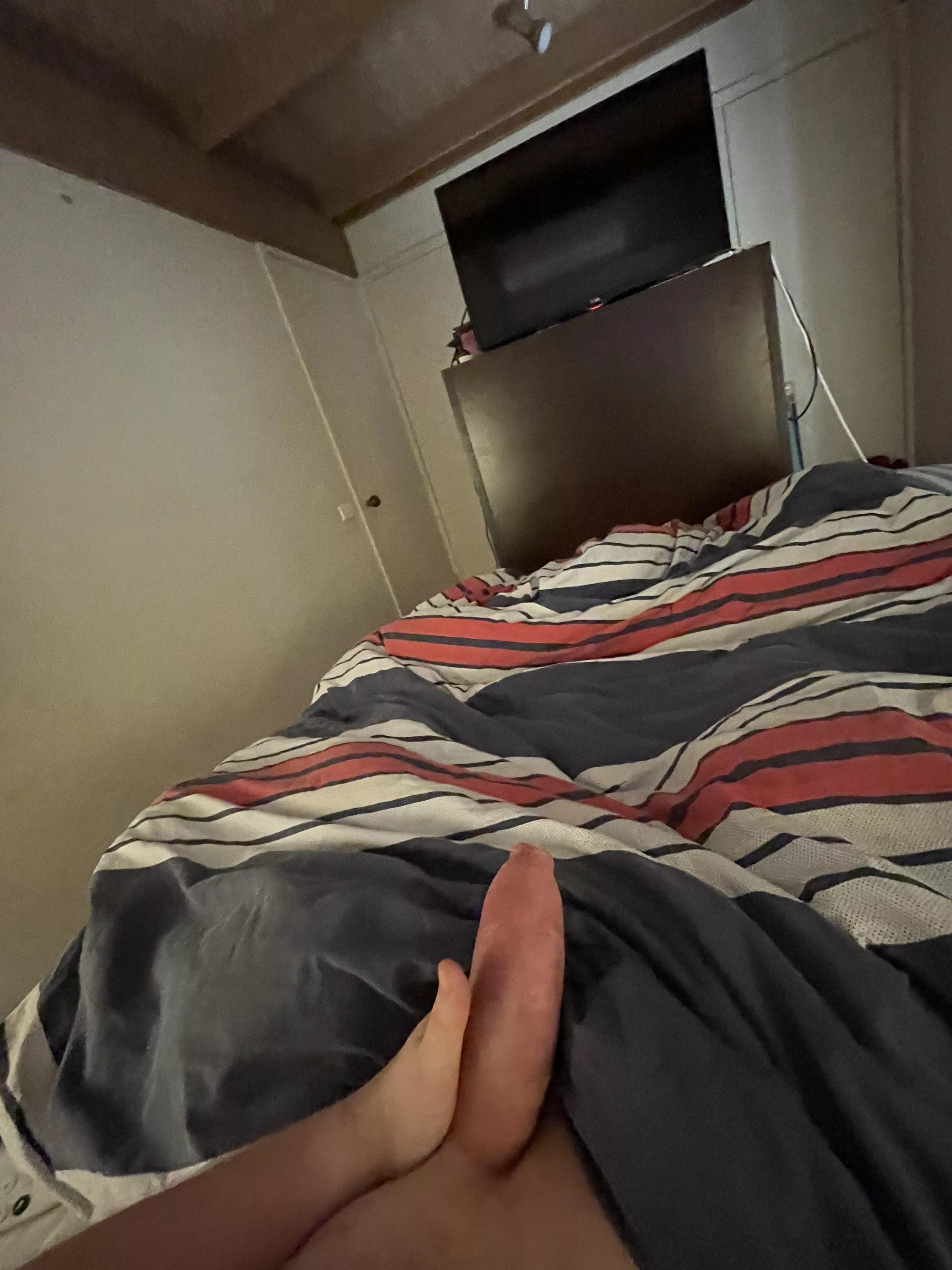 21 bi and very horny  posted by BiBigD8_2