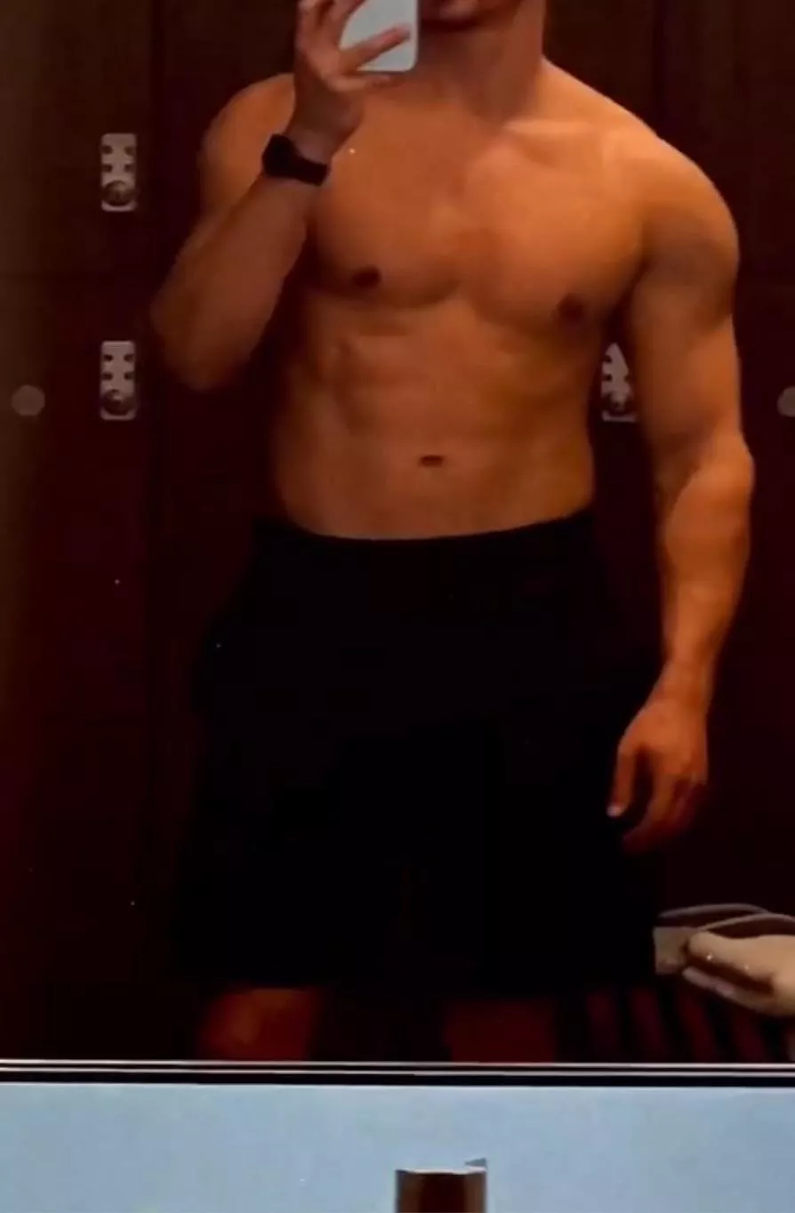 26 hung top from germany looking for fit guys snap nv7331 posted by guyger2