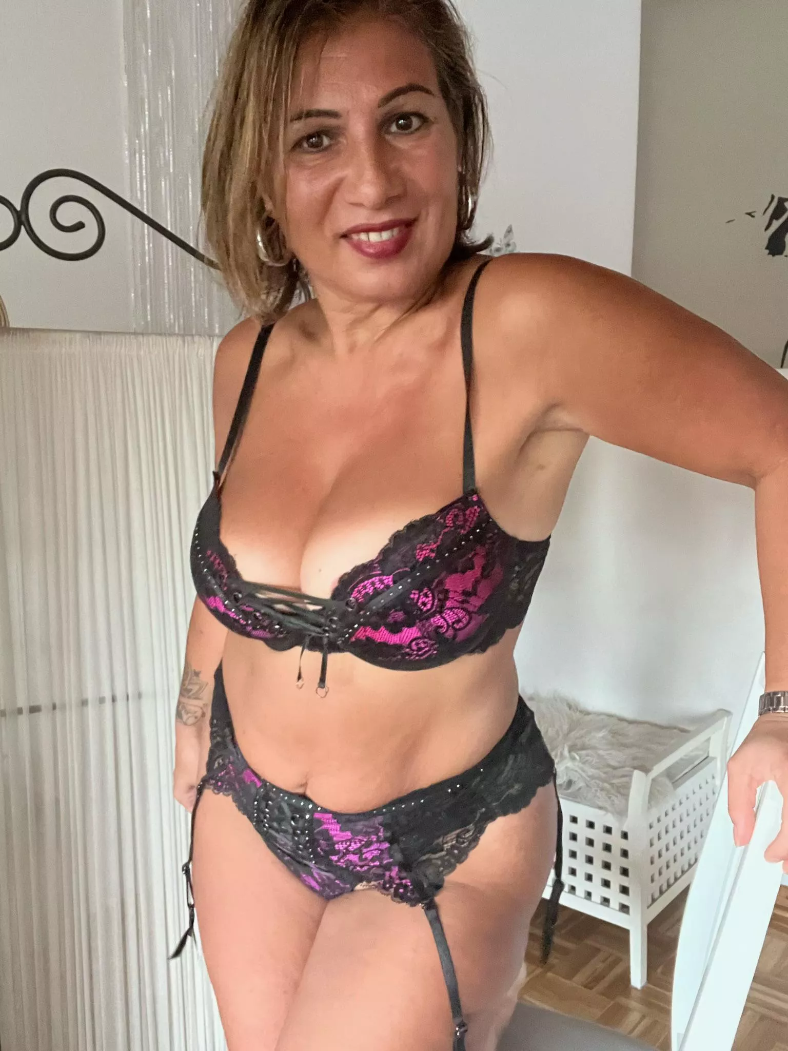 53yo Italian milf from NJ is waiting for u to have some naughty fun ;-) posted by Fantastic_Republic28