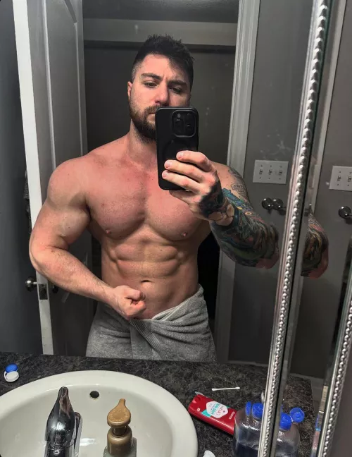 Abs are starting to make an appearance by Averagejoe_fit