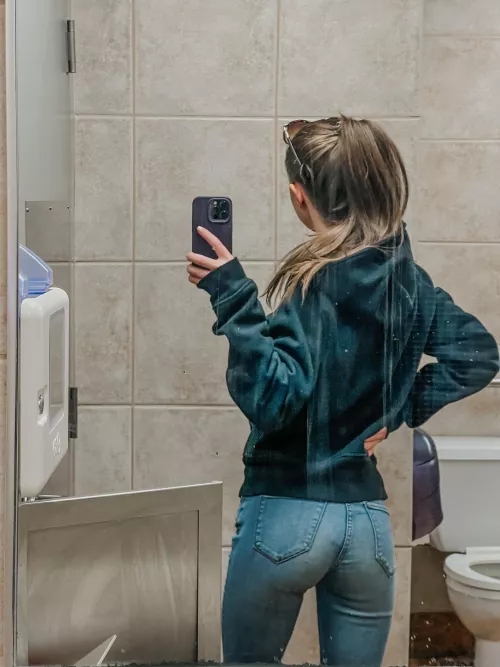 A&F are definitely the best jeans for my ass  by SkinnyScarlett