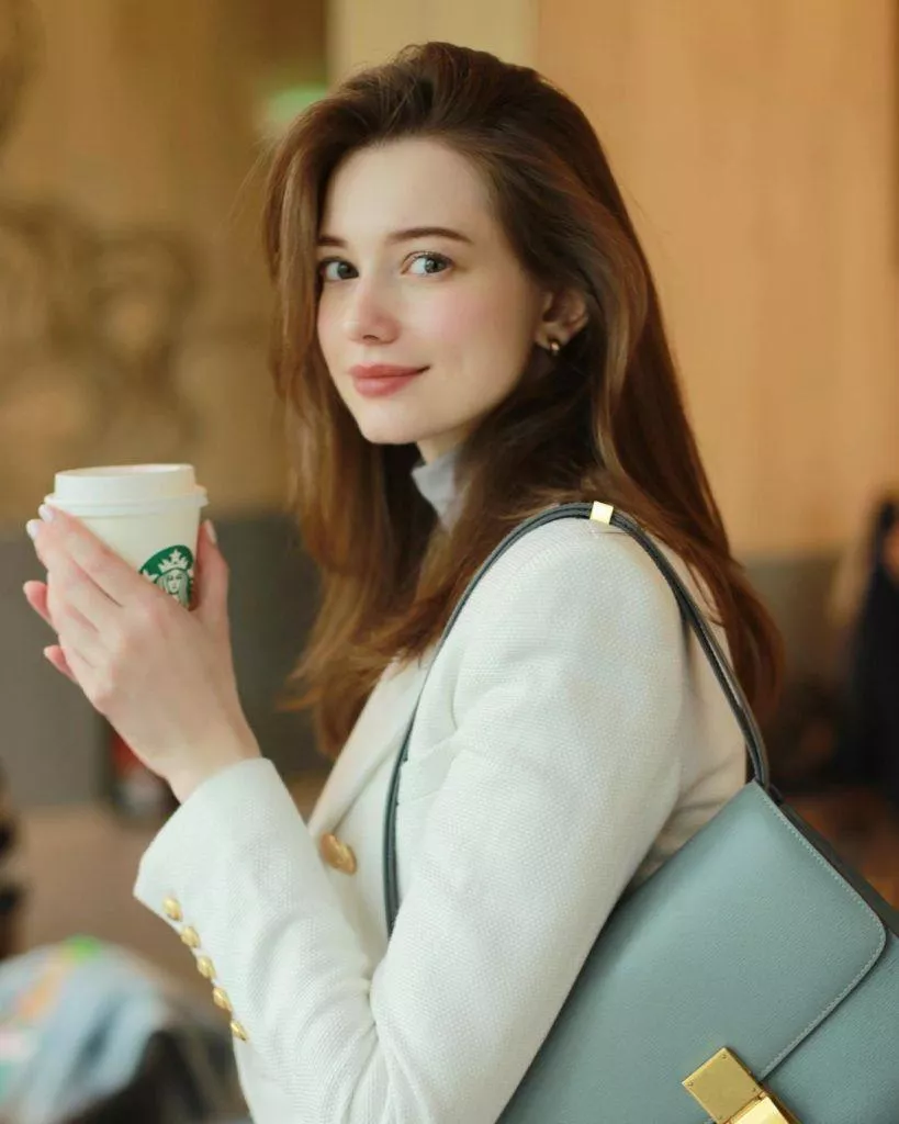 Anastasia Cebulska posted by sagar9175