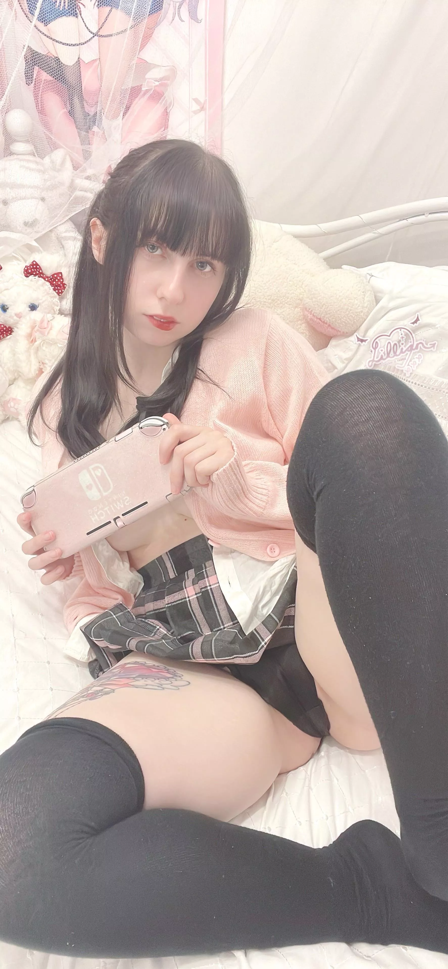 boss makes a dollar, i make a dime + that's why i play smash on company time posted by angelillic