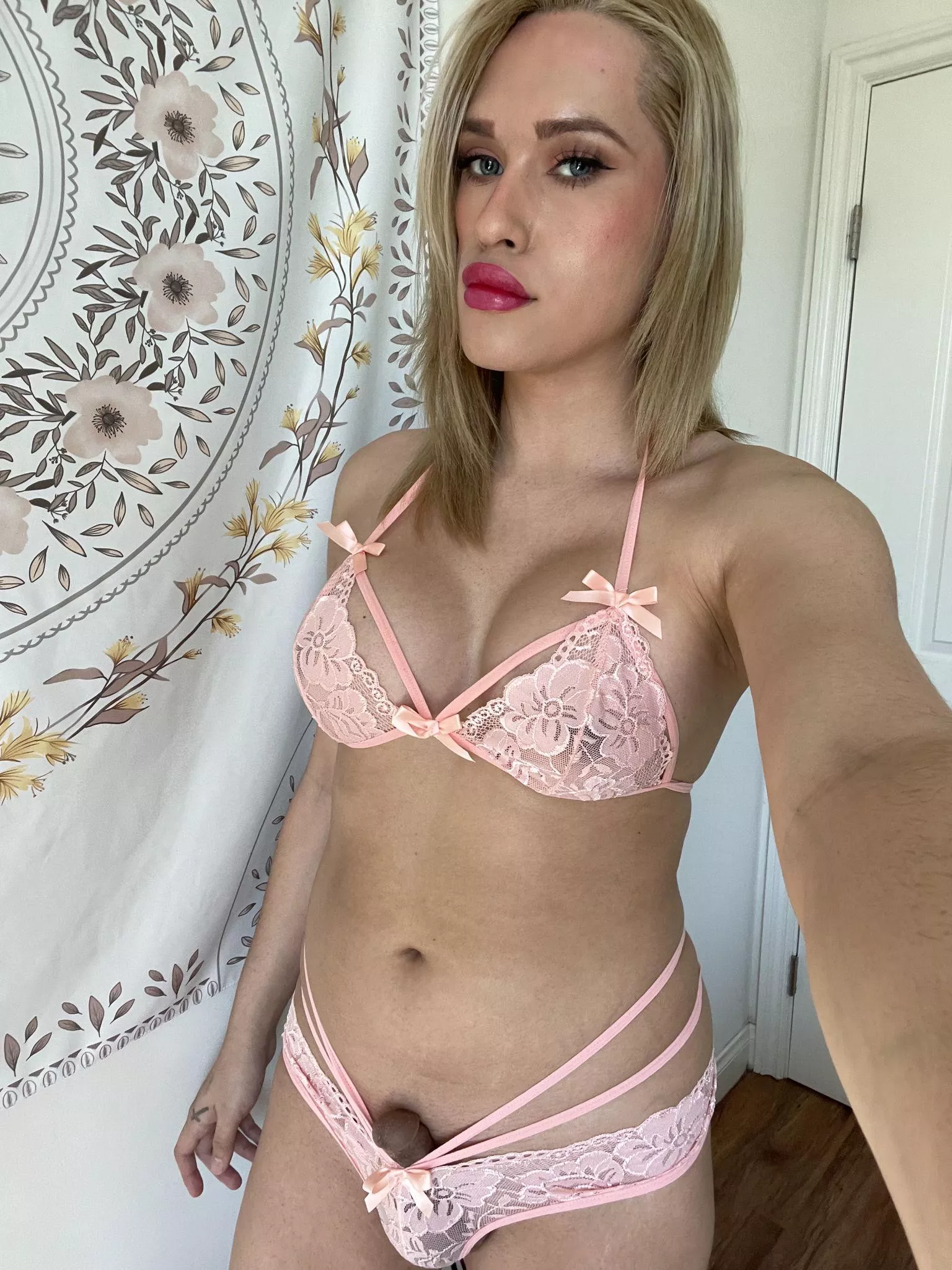 Can I send you videos of me jerking off pls? posted by pandragonicorn