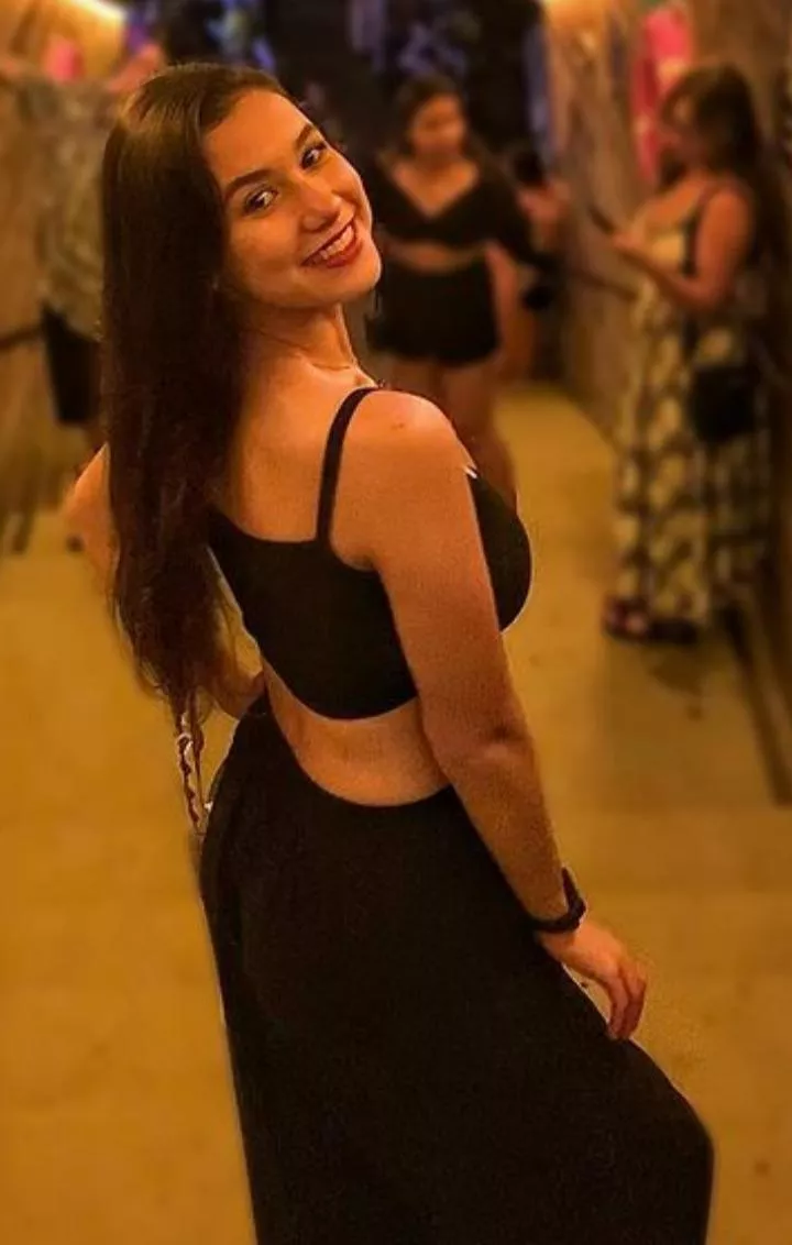 Classy in black posted by Greedy-Visual-3591