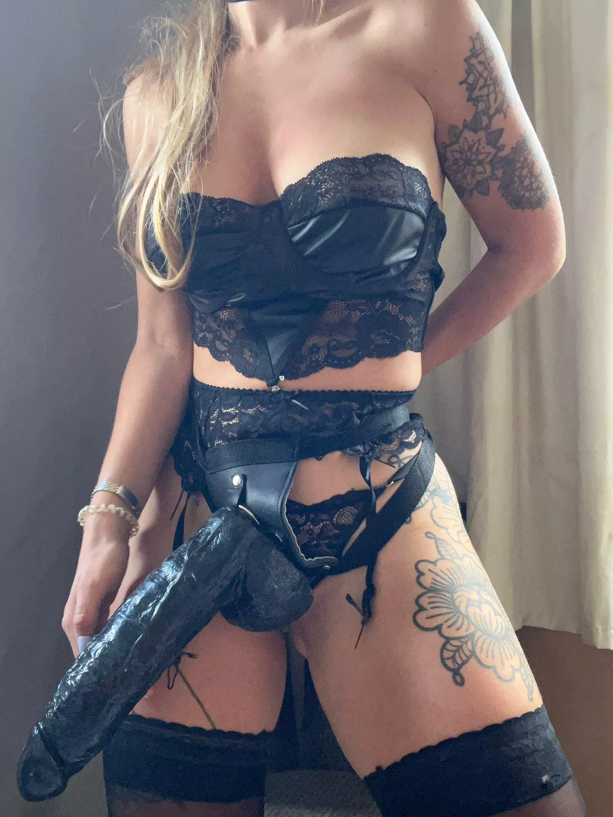 Come to make me a blowjob, can u take it all? posted by IrisTeicu