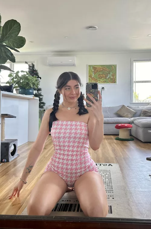 Do you believe in, lust at first sight? by Turbulentl