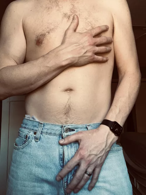 Do you like my veiny arms? by beerzNbriefz