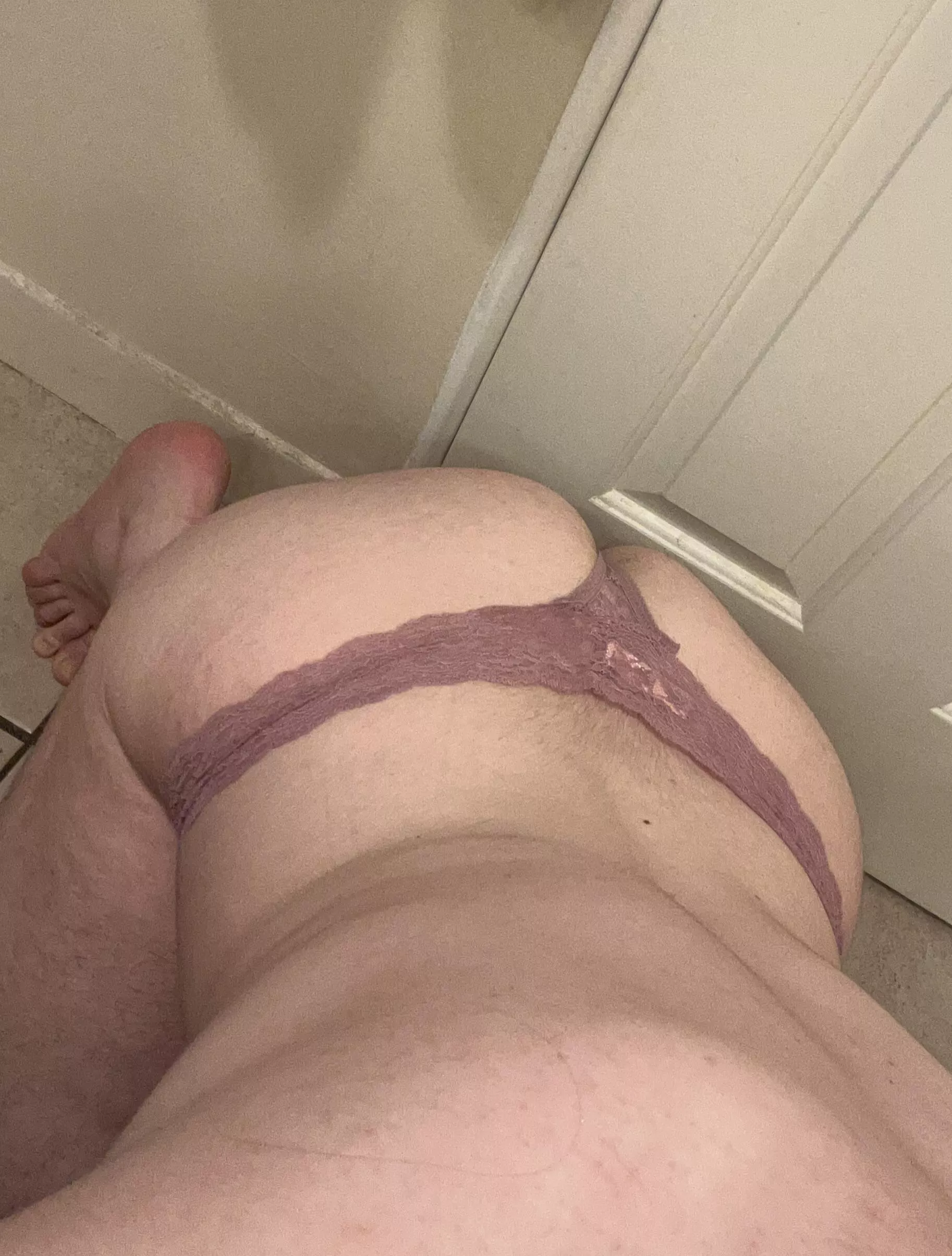 Down on all fours posted by KadesCake