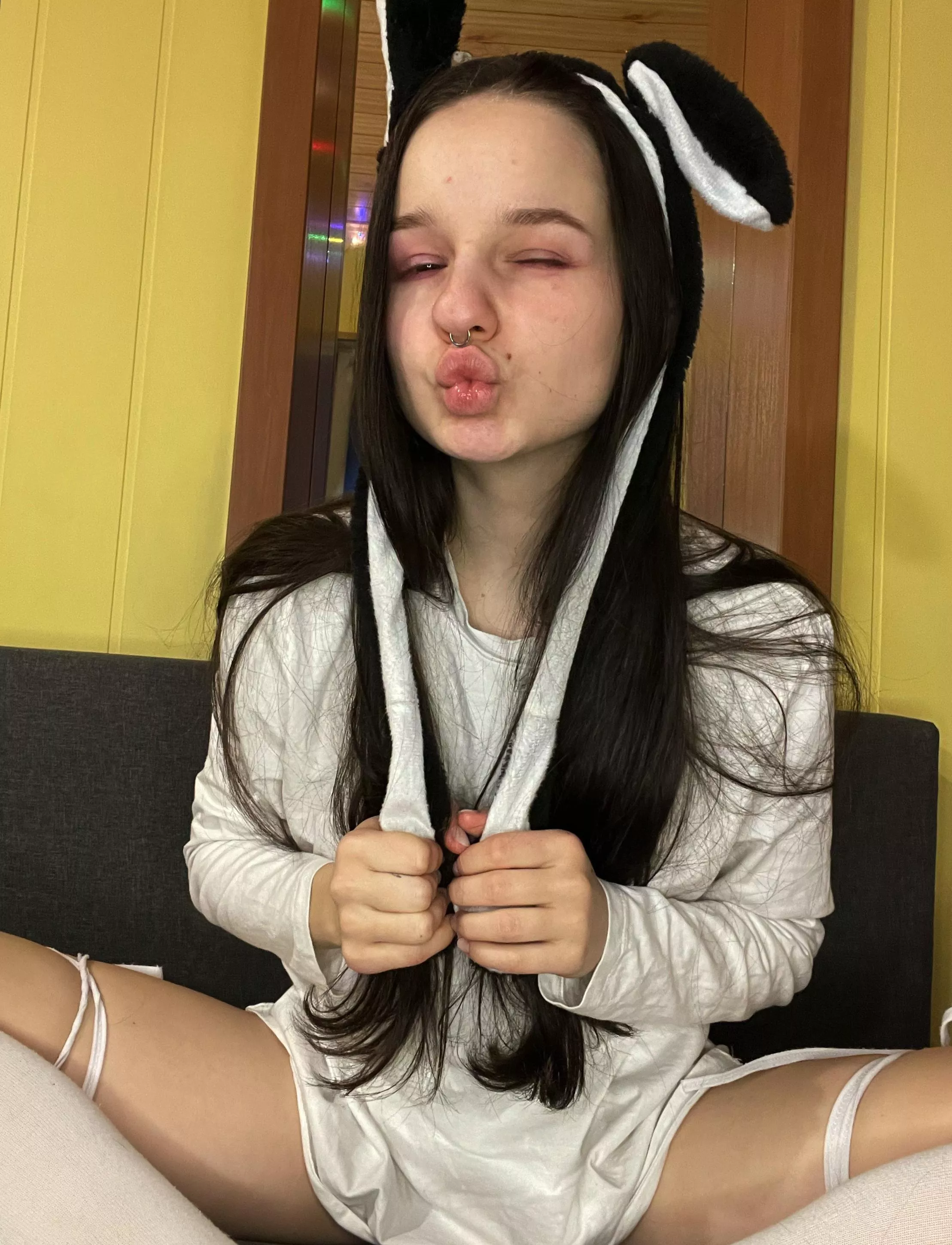 I am hot aren’t I posted by romanystock99