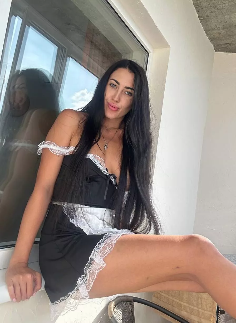 I never wear clothes around my house Perfect wife for u daddy posted by EliseDavise