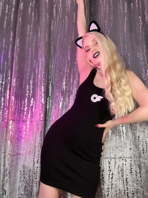 I’ll be a good Kitty for you Master !  by ittybityprettykitty