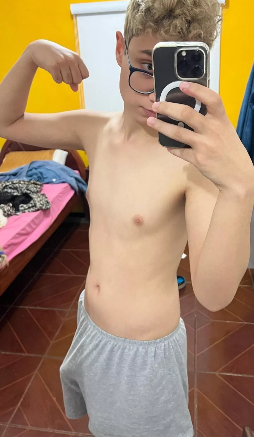 It wants to come out [18] posted by LukeCinnabun