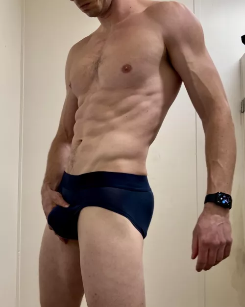 It’s a handful [36] by Shred_and_Bread